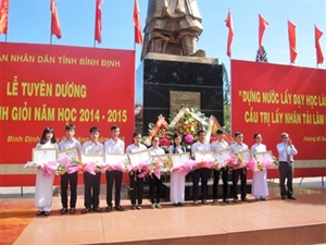 BẢN TIN VỀ LỄ TUYÊN DƯƠNG HỌC SINH GIỎI  NĂM HỌC 2014- 2015
